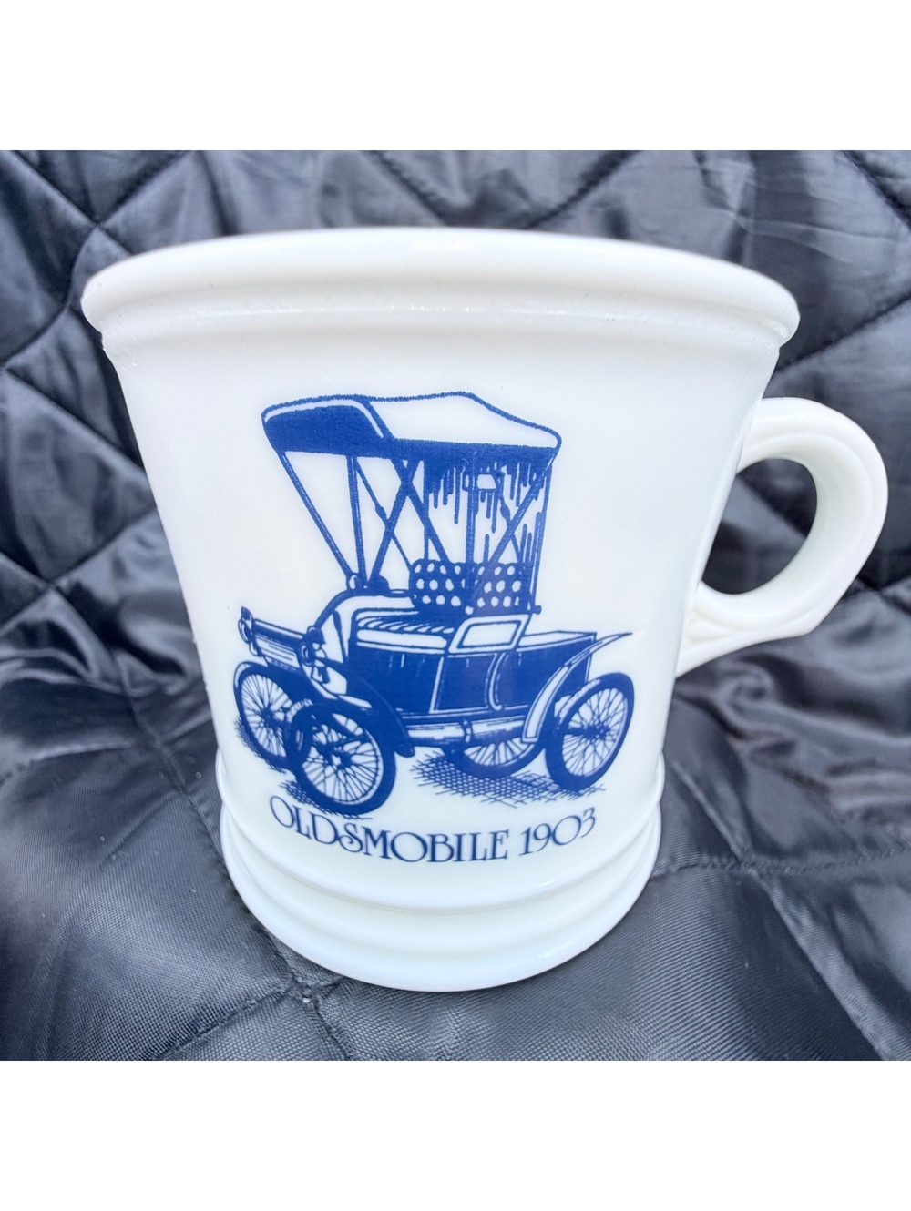 Vintage Surrey Milk Glass Shaving Mug 1903 Oldsmobile Antique Car Blue White USA